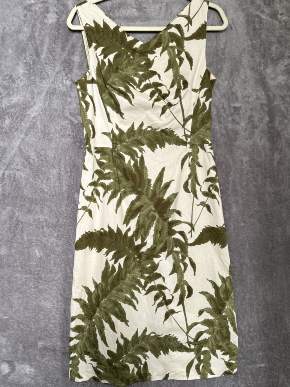 Les Copains Women’s Midi Dress Ivory Green Tropical Sheath Size 44 (8-10/L)